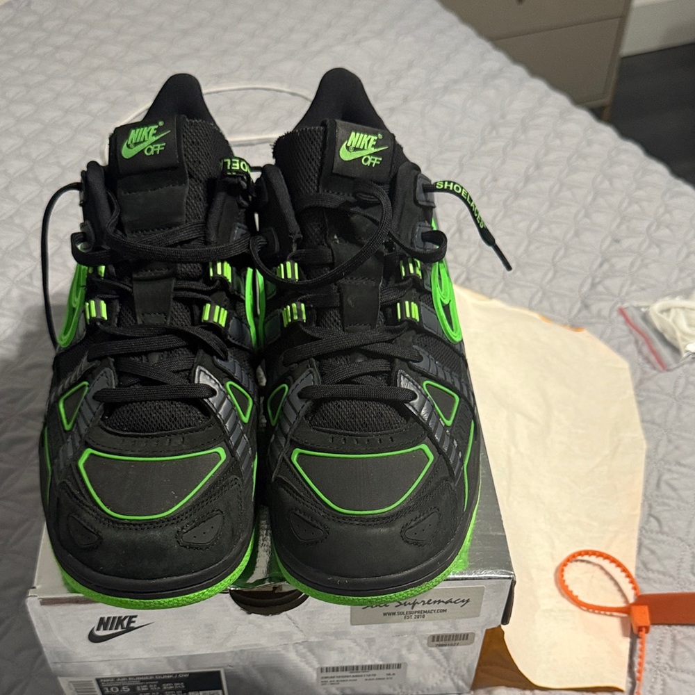 Rubber Dunks off White Sneaker